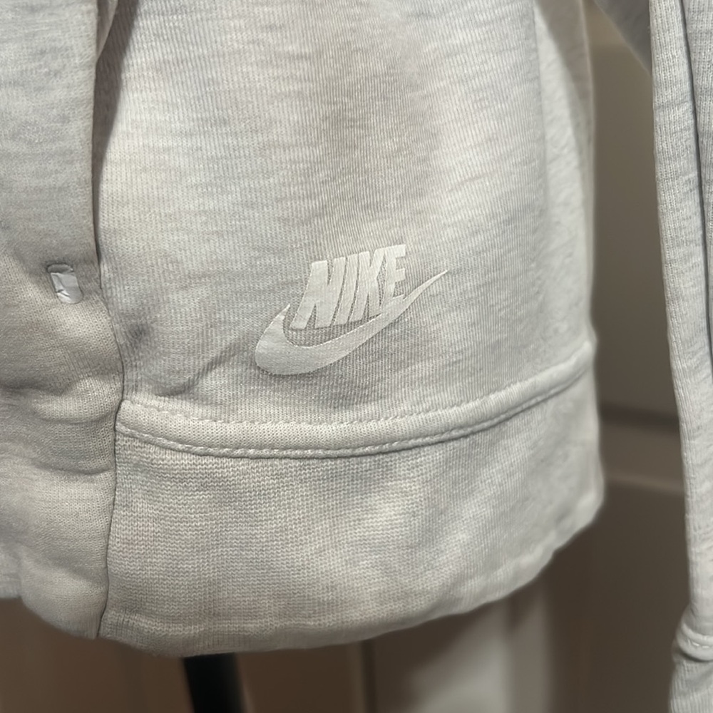 Nike Women’s Hoodie w/ Large Hood White/Very light grey color Size XS Like new - Picture 6 of 13